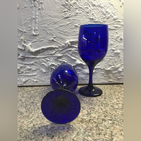 Pier 1 • Stylish Set of 2 Large Goblets in Royal Blue• Stemware Cold  Beverages - Picture 6 of 8